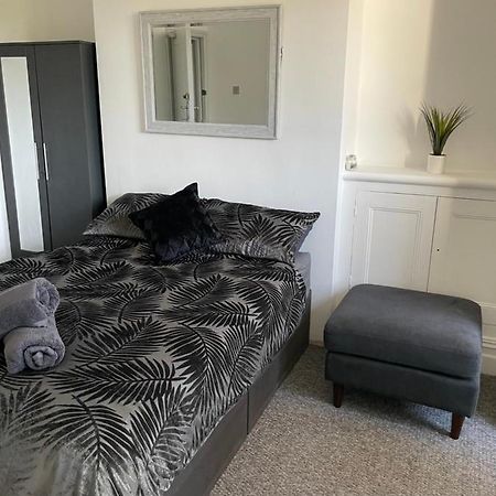 Tiye Estates Short Stay Stoke-on-Trent Ngoại thất bức ảnh